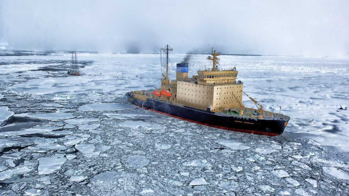 Arktika icebreaker ship Navigating