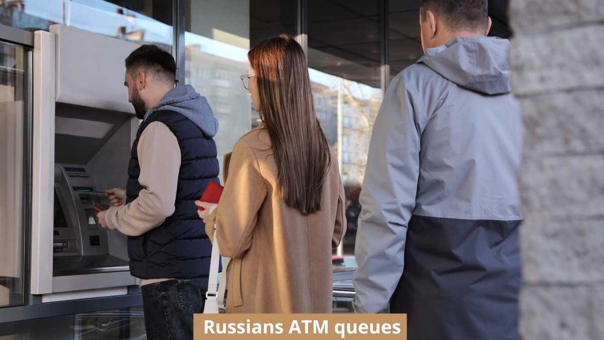 Russians ATM queues