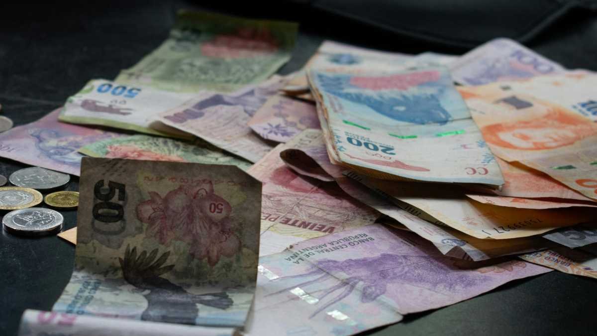 global economy different currency