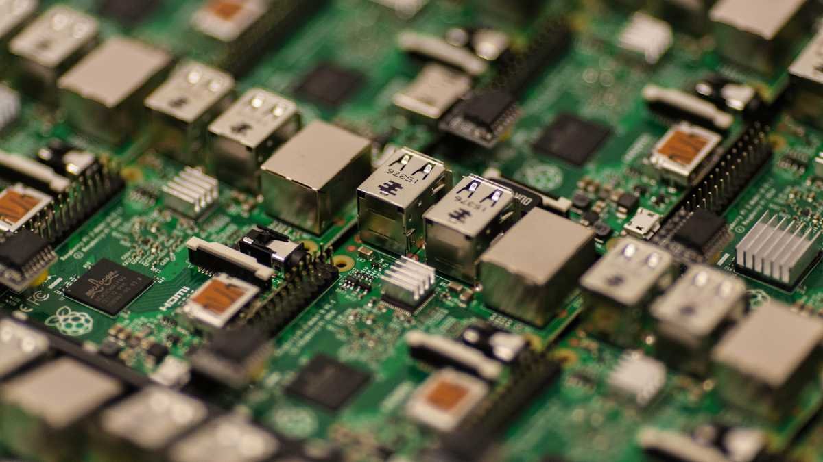Hardware Pakistan Runs on Chinese Tech