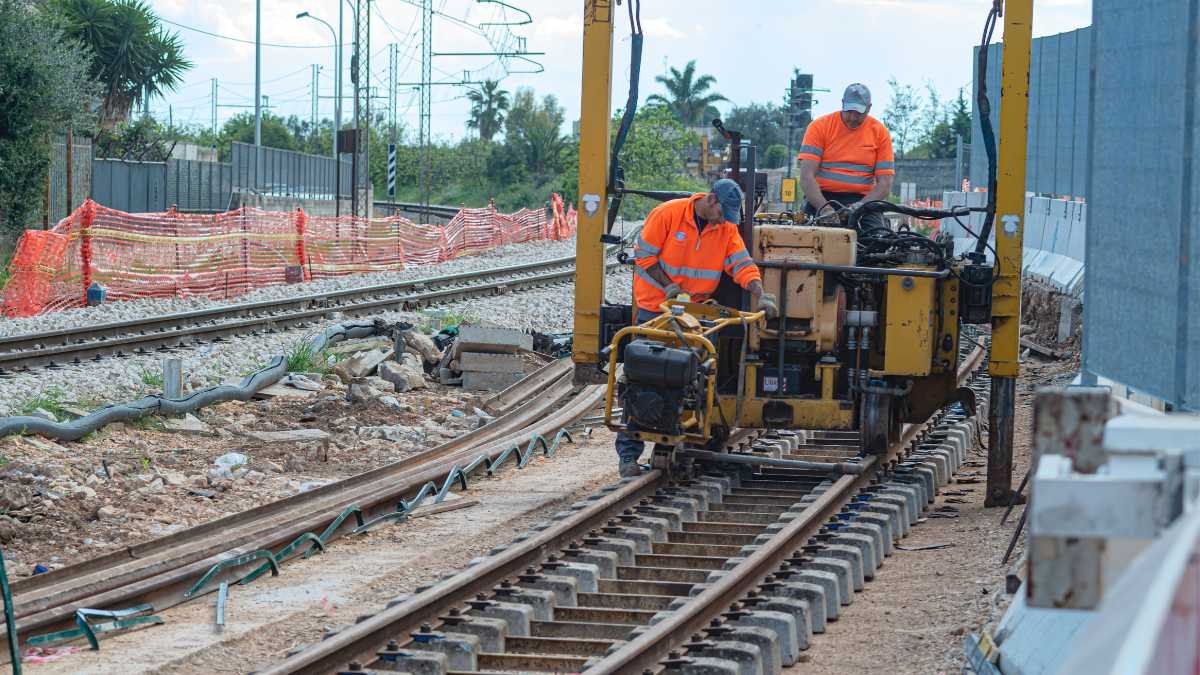 railway construction workers